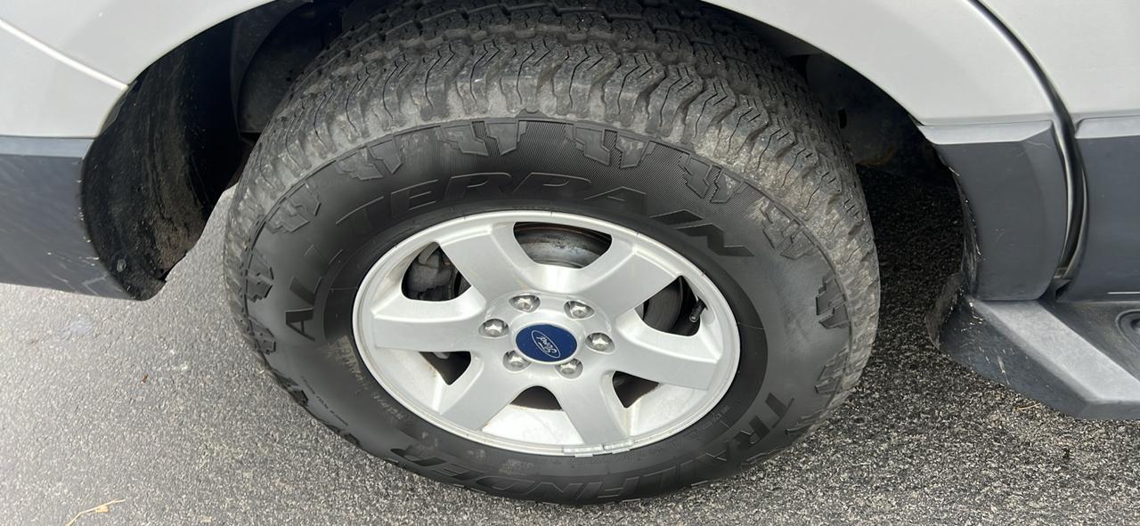 Ford Expedition 4WD 4dr XL 2015