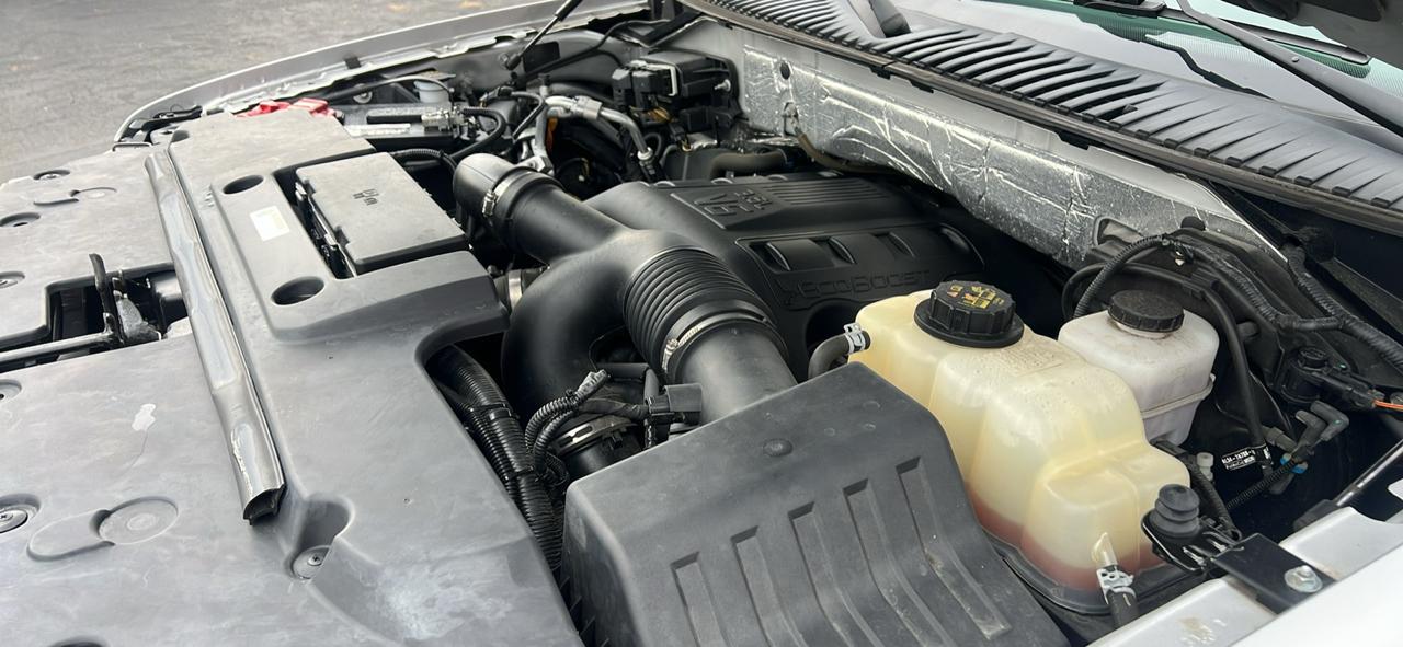 Ford Expedition 4WD 4dr XL 2015