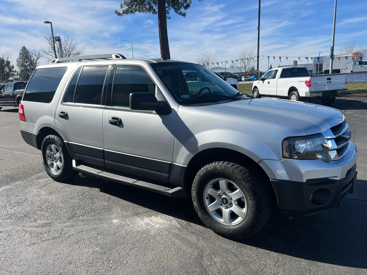 Ford Expedition 4WD 4dr XL 2015