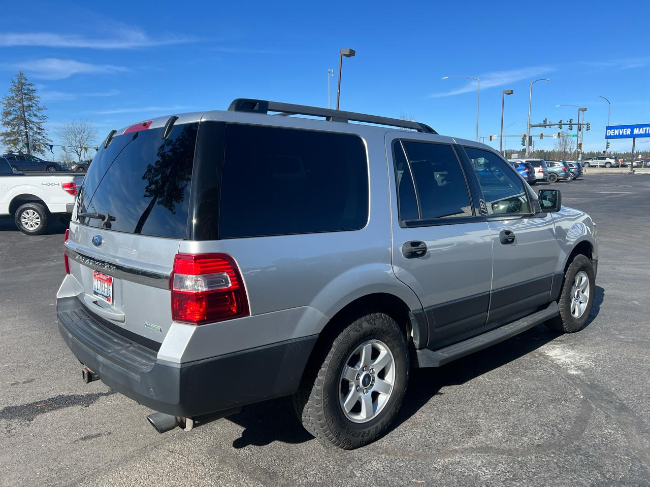 Ford Expedition 4WD 4dr XL 2015