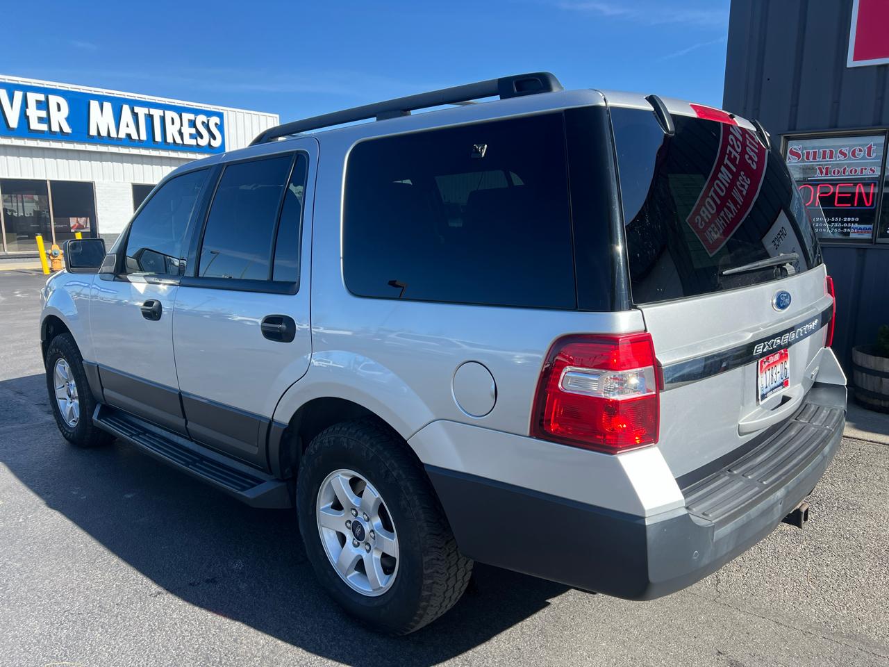 Ford Expedition 4WD 4dr XL 2015