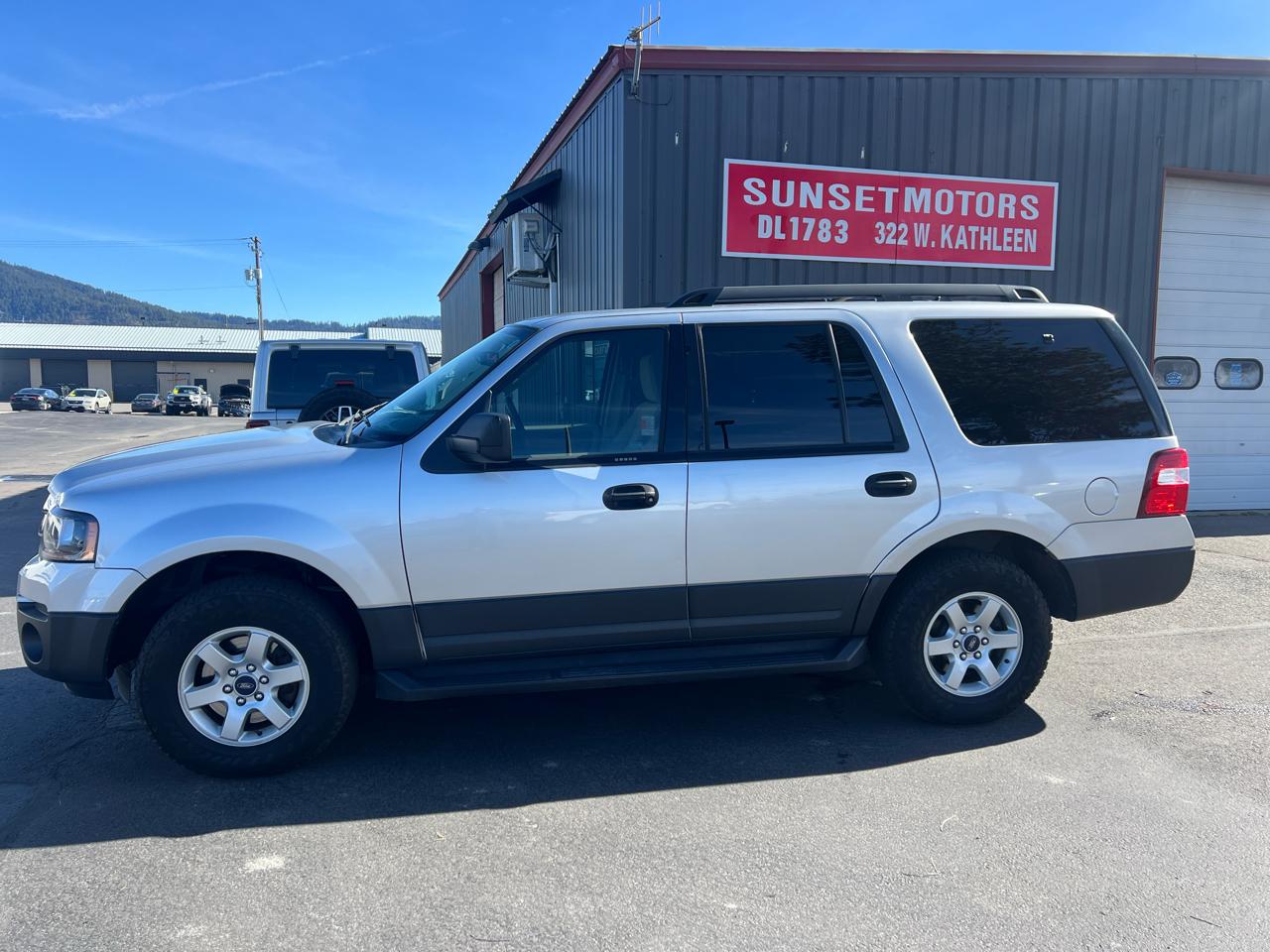 Ford Expedition 4WD 4dr XL 2015