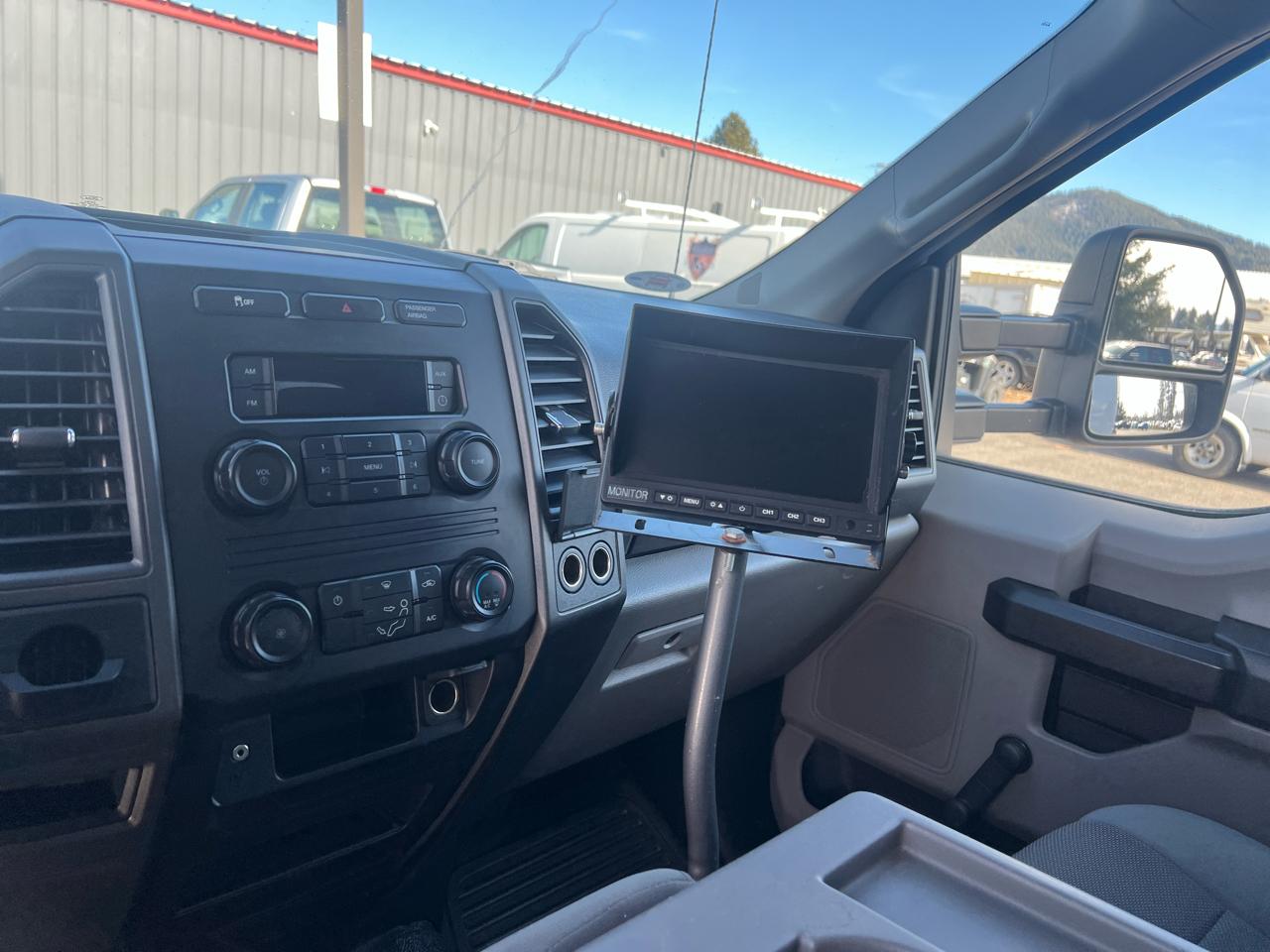 Ford Super Duty F-550 DRW XL 4WD Reg Cab 205" WB 120" CA 2019