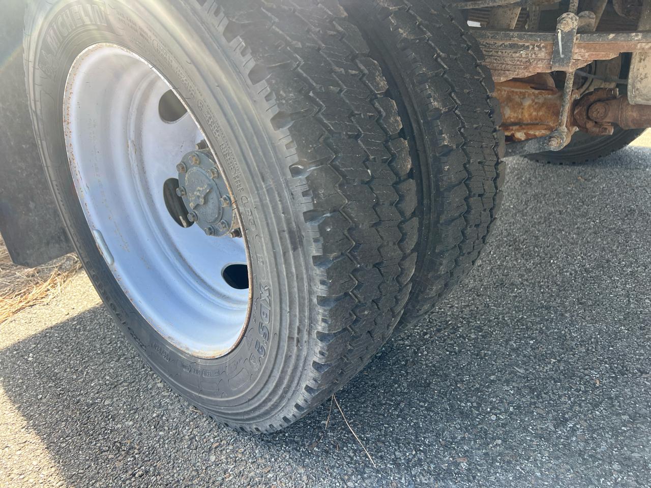 Ford Super Duty F-550 DRW XL 4WD Reg Cab 205" WB 120" CA 2019