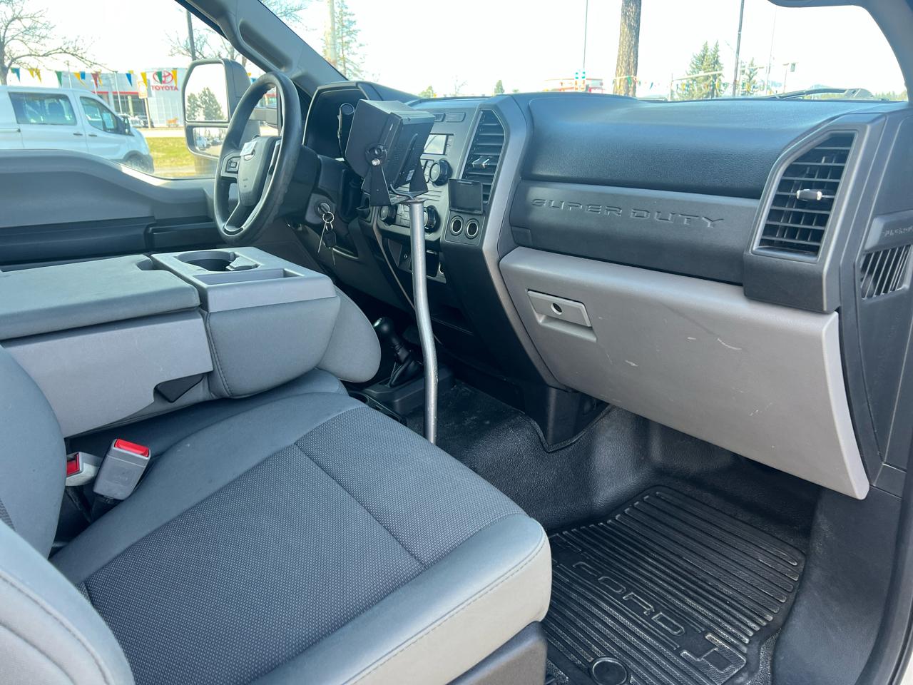 Ford Super Duty F-550 DRW XL 4WD Reg Cab 205" WB 120" CA 2019