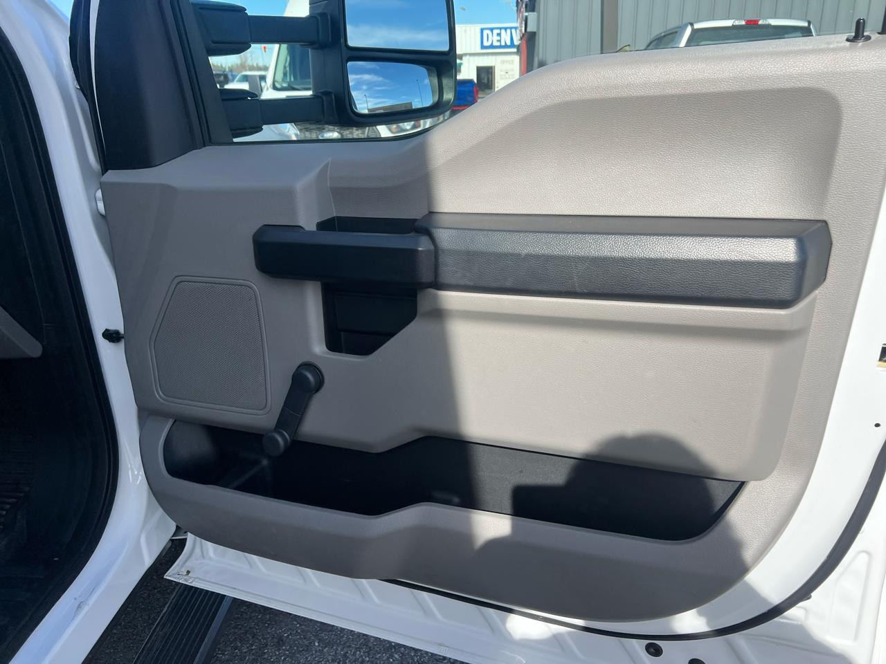 Ford Super Duty F-550 DRW XL 4WD Reg Cab 205" WB 120" CA 2019