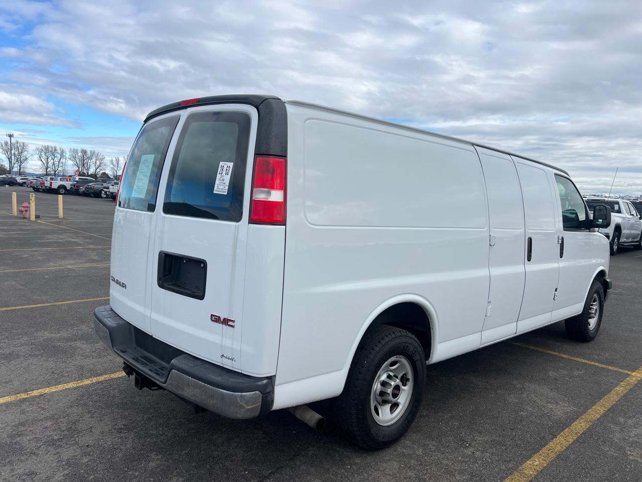 GMC Savana Cargo Van RWD 2500 155" 2017