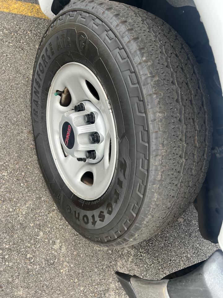 GMC Savana Cargo Van RWD 2500 155" 2017