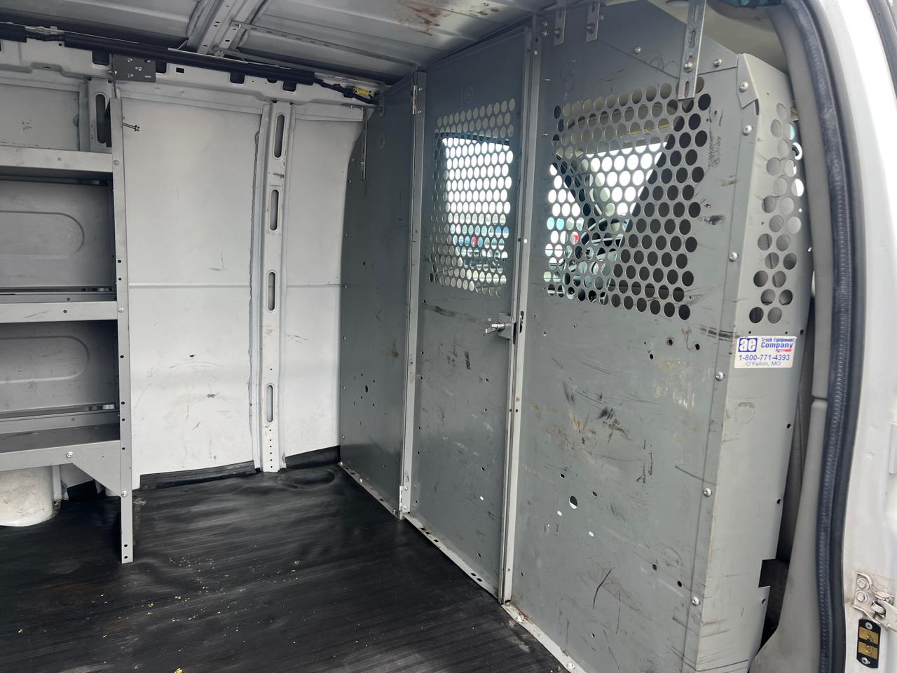 GMC Savana Cargo Van RWD 2500 155" 2017