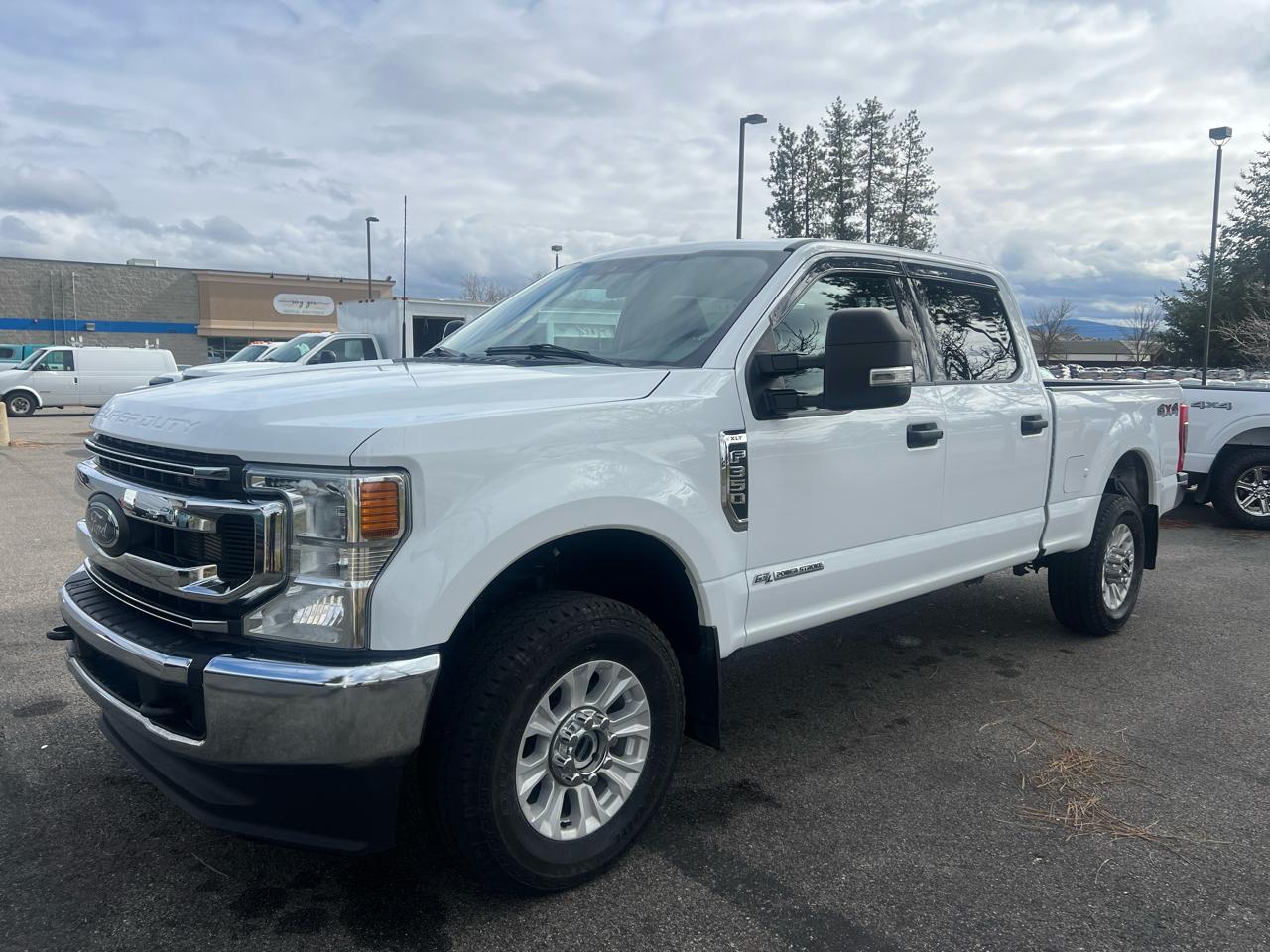 Ford Super Duty F-350 SRW XLT 4WD Crew Cab 6.75' Box 2022