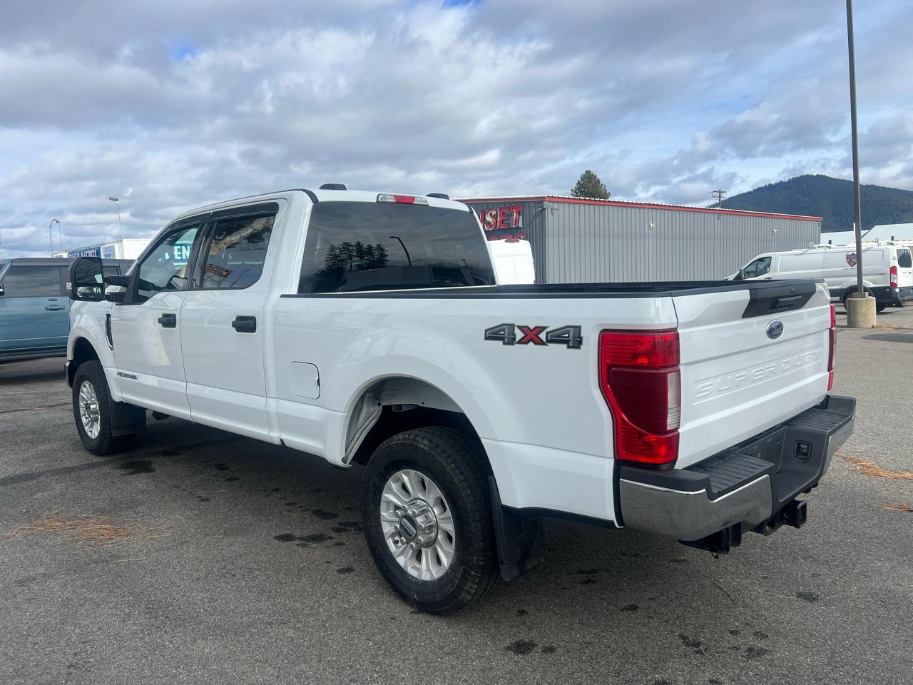 Ford Super Duty F-350 SRW XLT 4WD Crew Cab 6.75' Box 2022