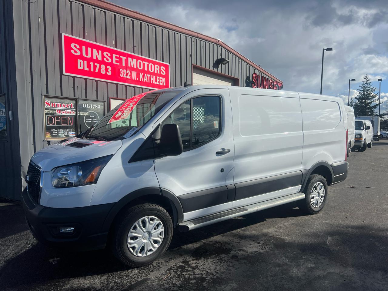 2024 Ford Transit Cargo Van T-250 130" Low Rf 9070 GVWR RWD