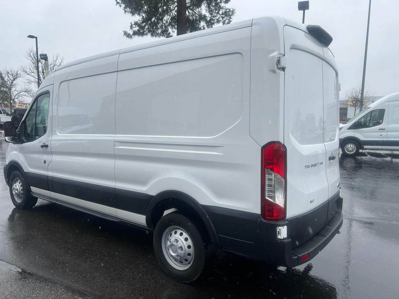 Ford Transit Cargo Van T-250 130" Med Rf 9070 GVWR AWD 2021