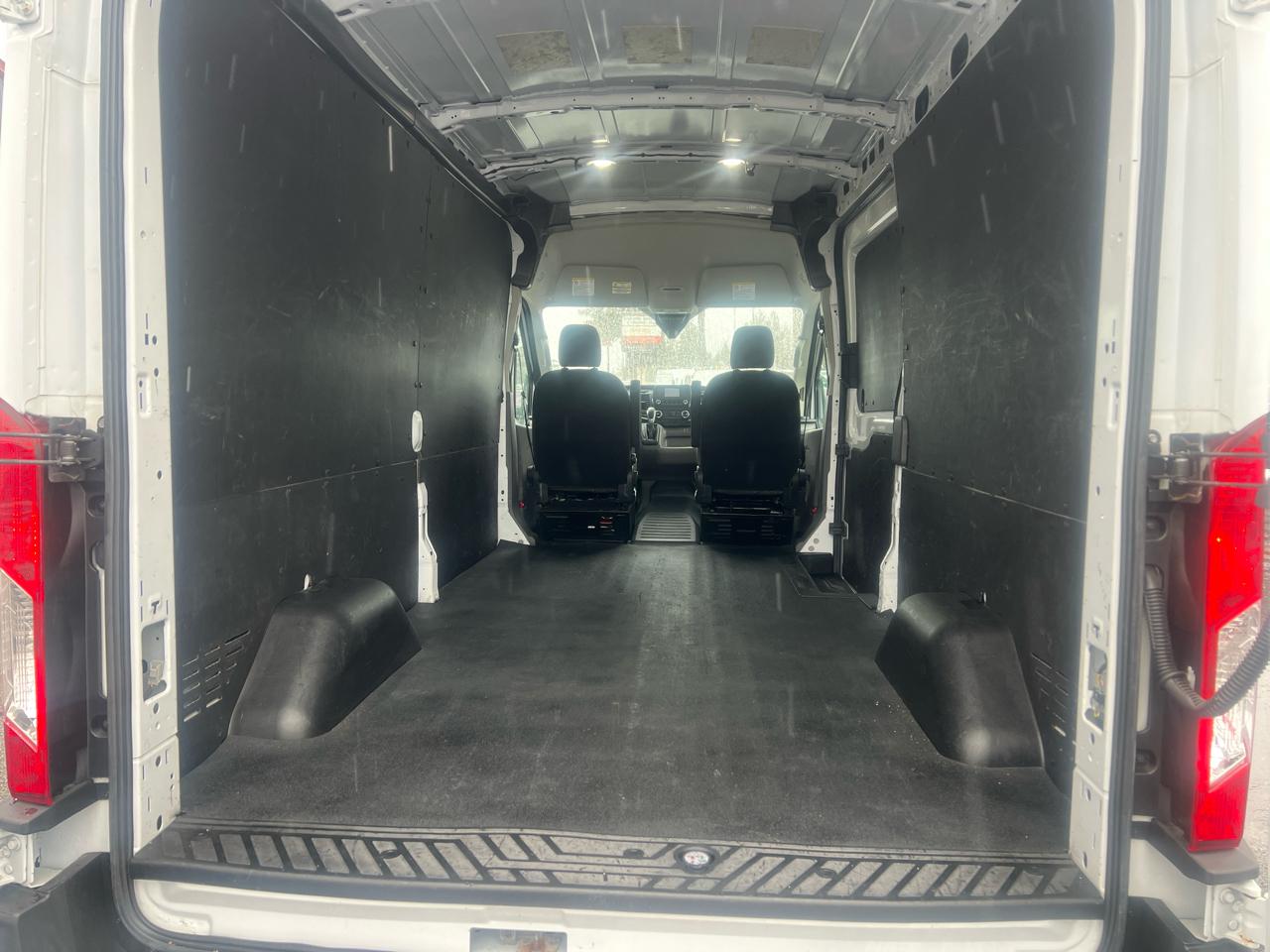 Ford Transit Cargo Van T-250 130" Med Rf 9070 GVWR AWD 2021