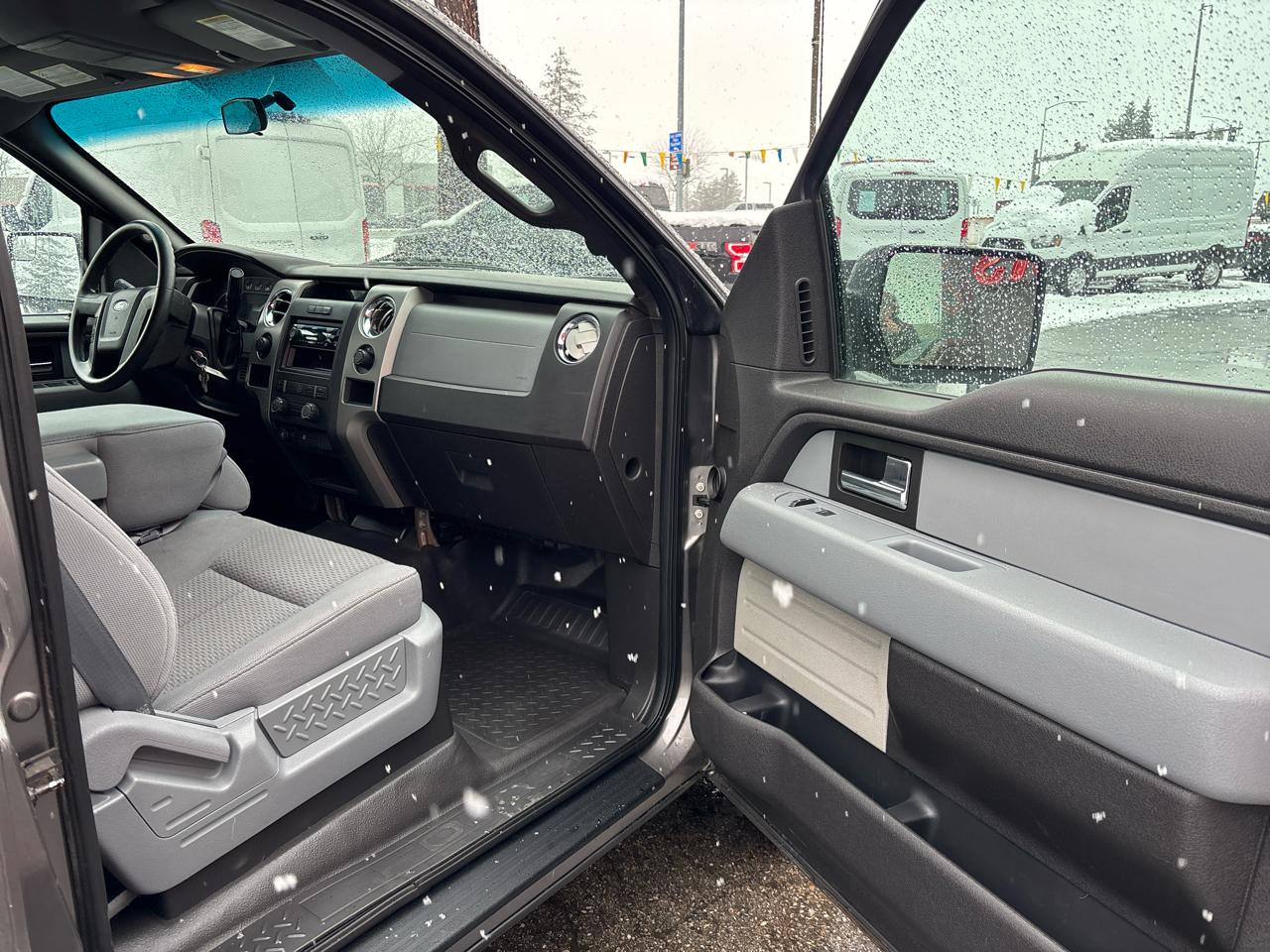 Ford F-150 4WD SuperCrew 145" XLT 2012