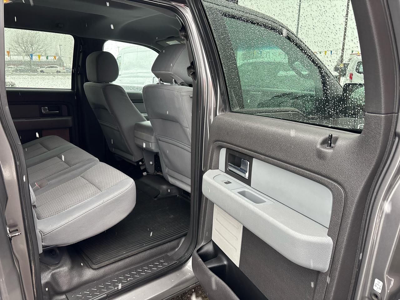 Ford F-150 4WD SuperCrew 145" XLT 2012