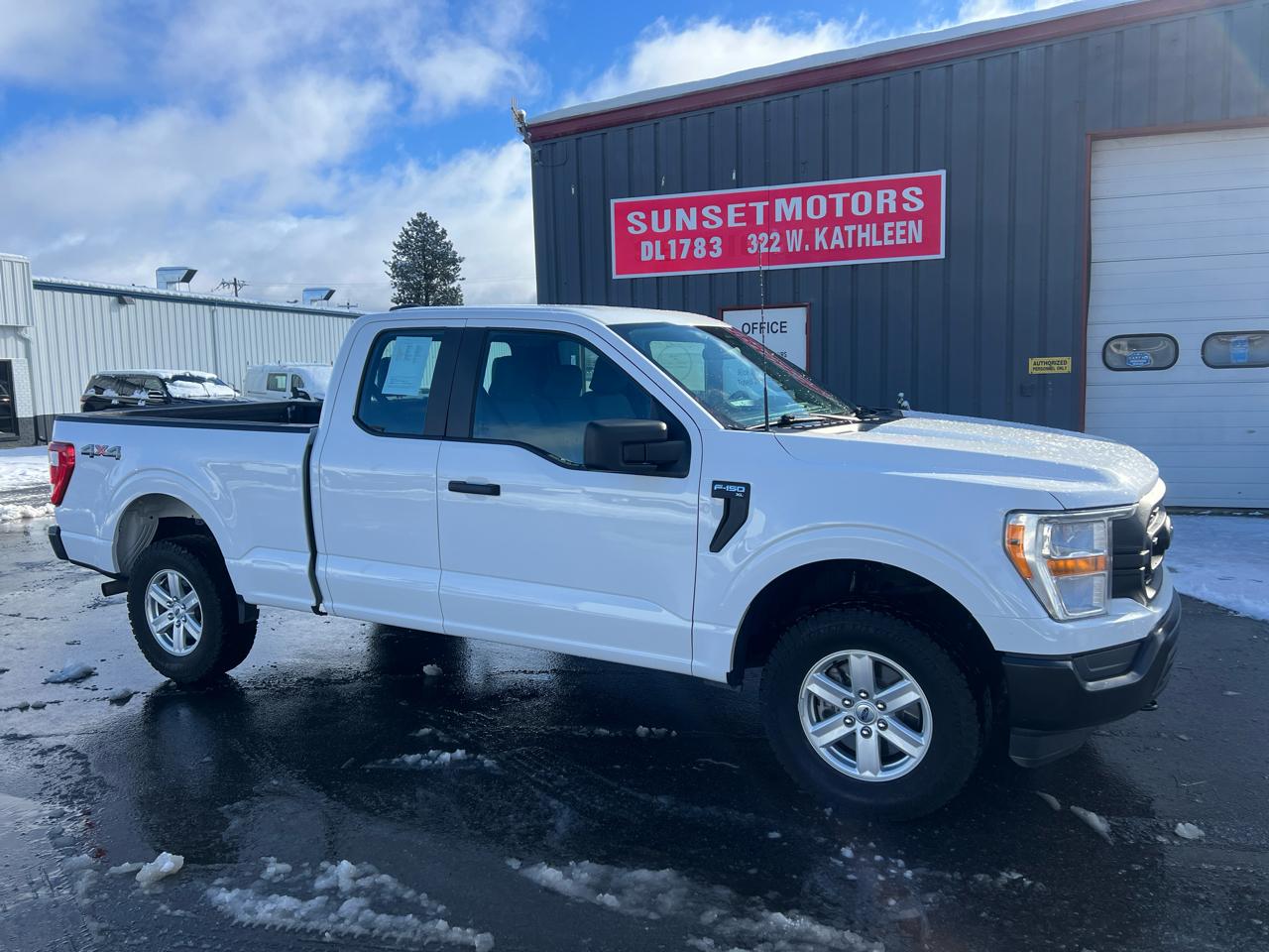 2022 Ford F-150 4WD SuperCab 145" XL