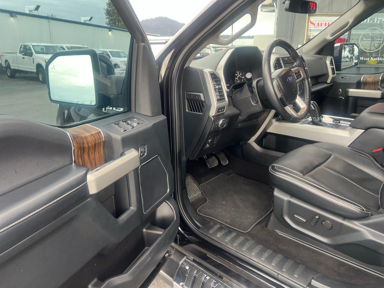 Ford F-150 4WD SuperCrew 157" Lariat 2020