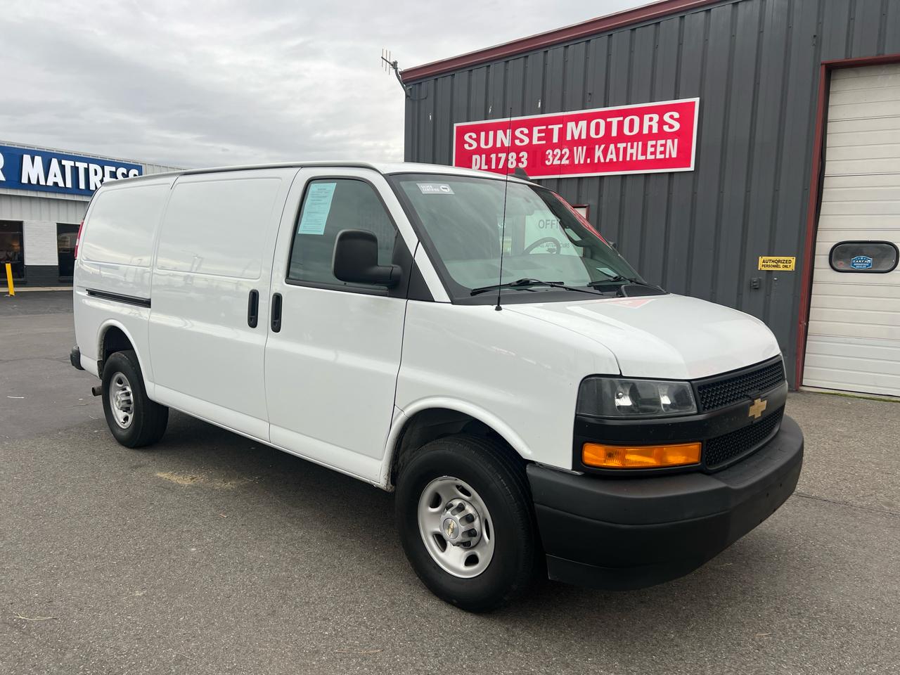 Chevrolet Express Cargo Van RWD 2500 135" 2022