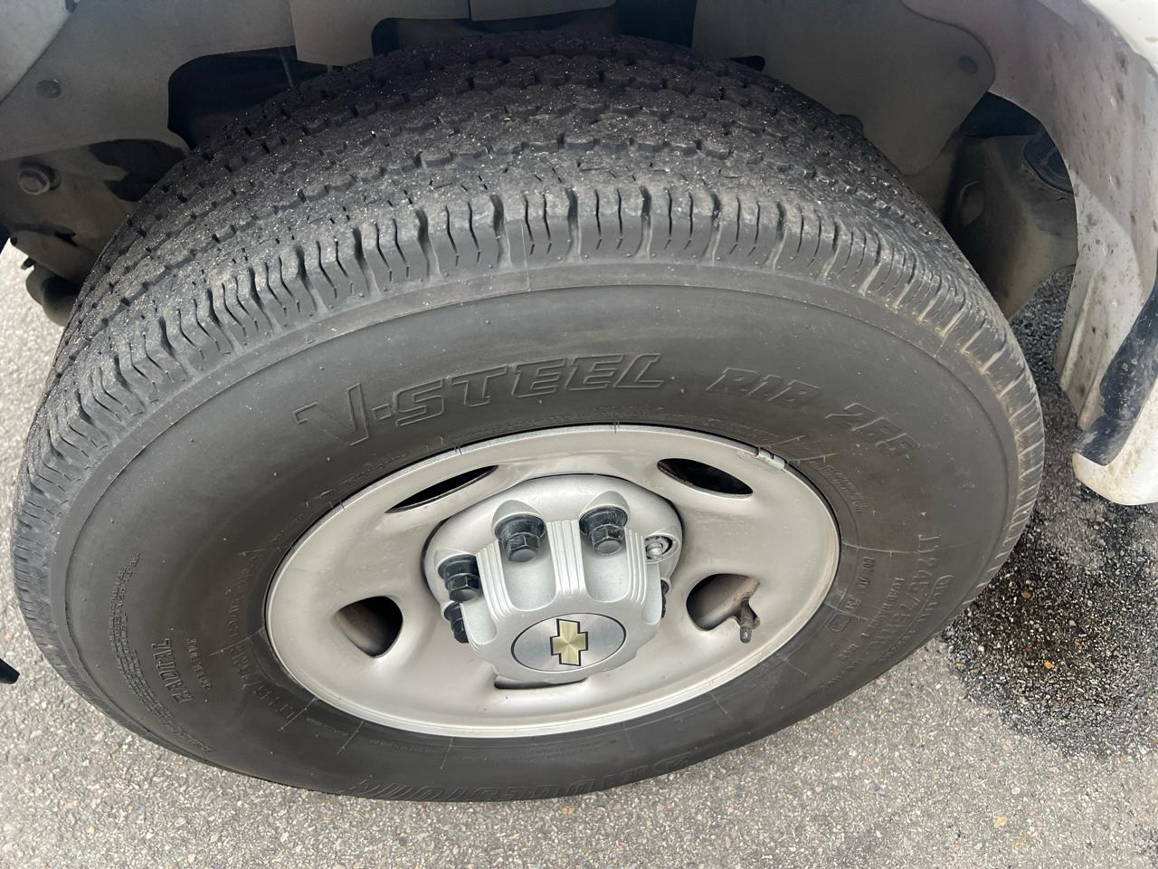 Chevrolet Express Cargo Van RWD 2500 135" 2022