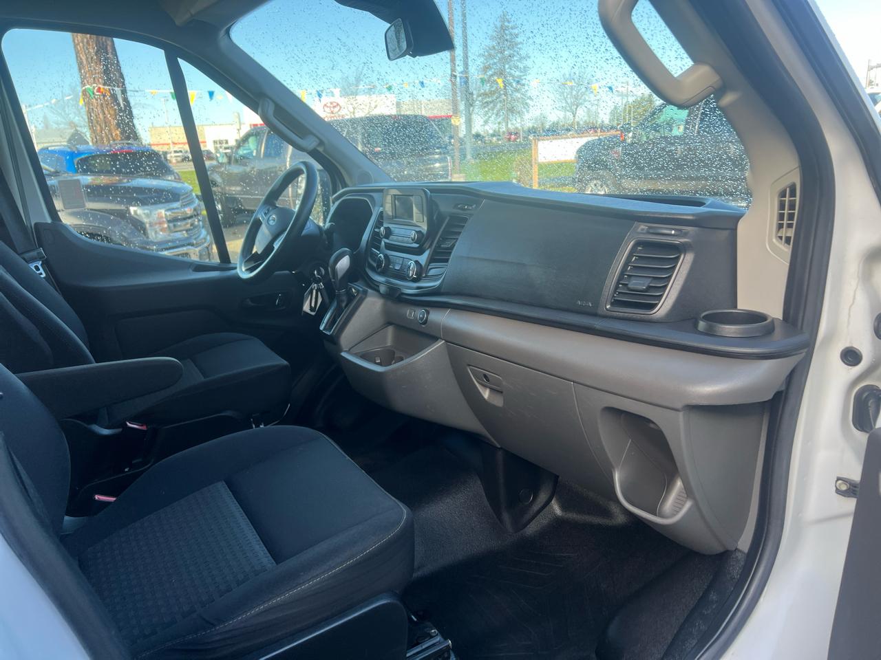 Ford T350 Vans XL Wgn Medium Roof 148 2023