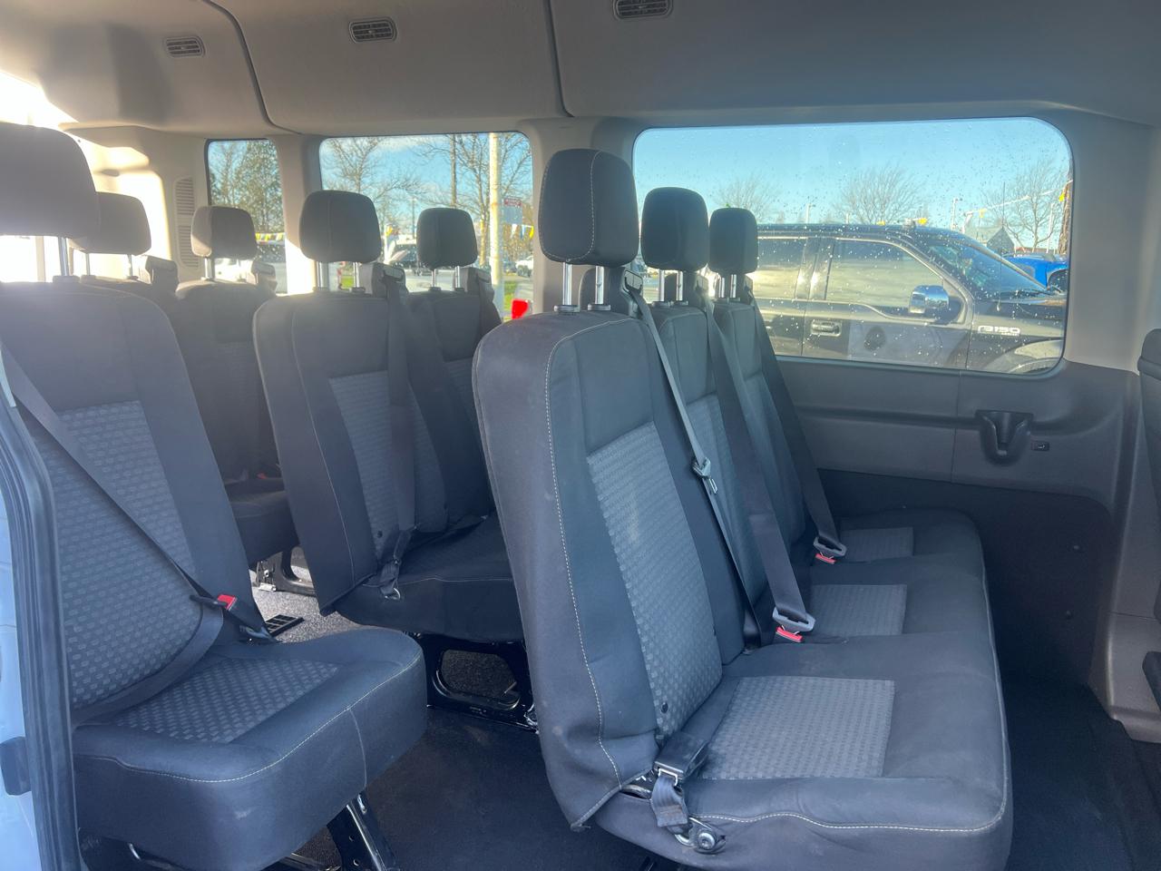 Ford T350 Vans XL Wgn Medium Roof 148 2023