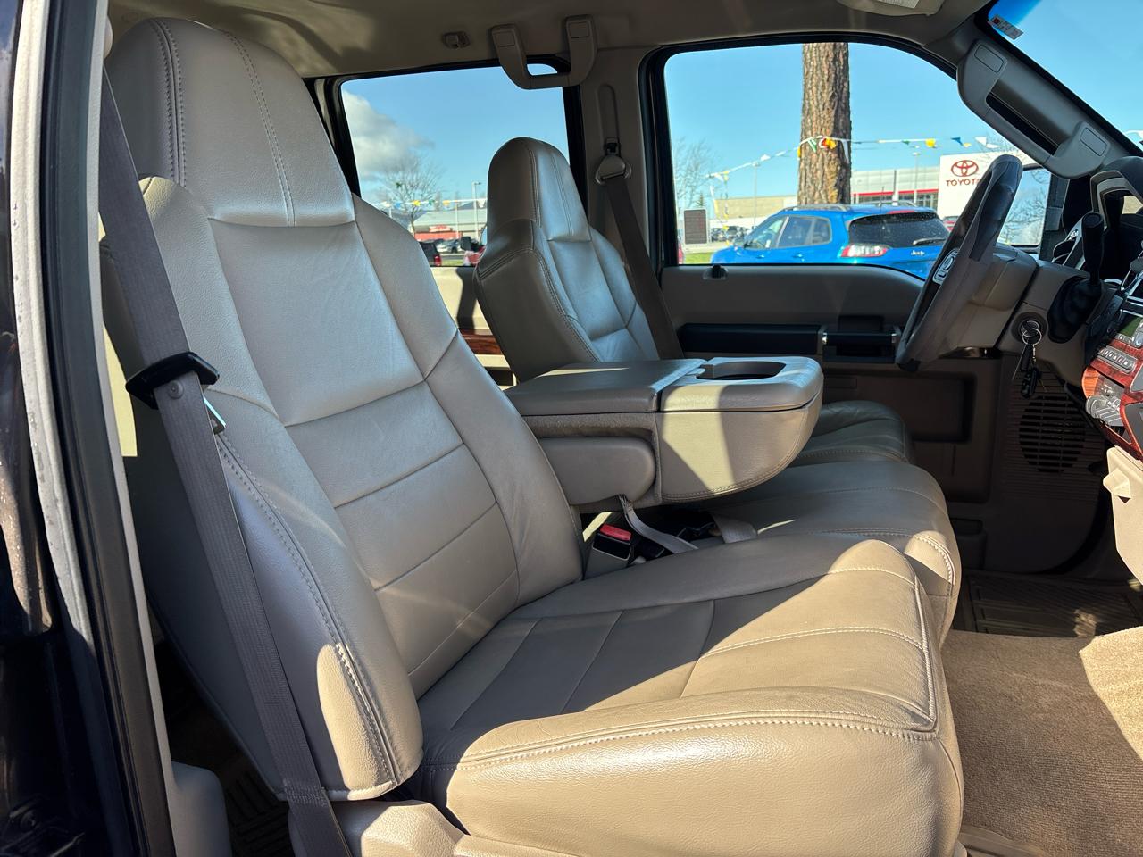 Ford Super Duty F-350 SRW 4WD Crew Cab 156" Lariat 2008