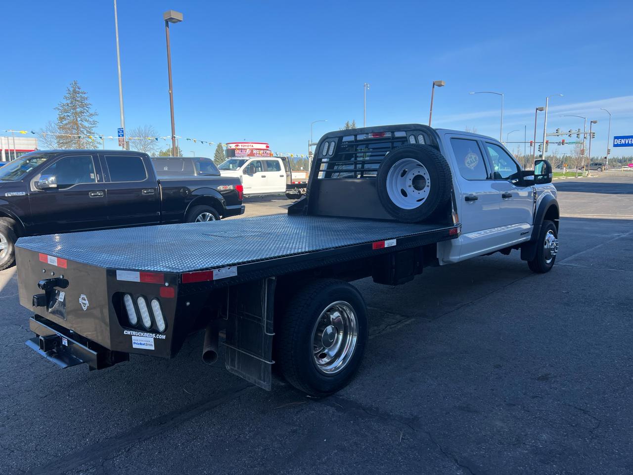 Ford Super Duty F-550 DRW Lariat 4WD Crew Cab 179" WB 60" CA 2023