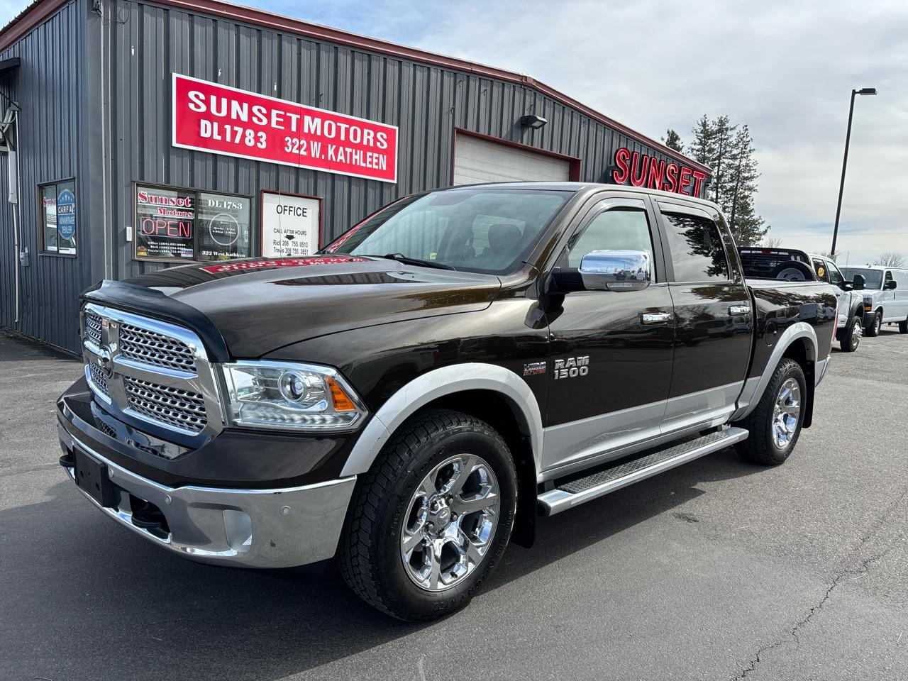 2014 RAM 1500 4WD Crew Cab 140.5" Laramie