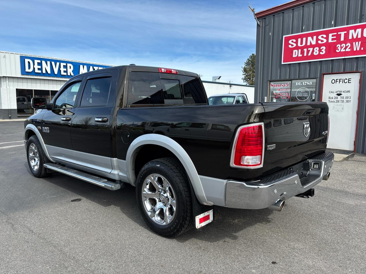 RAM 1500 4WD Crew Cab 140.5" Laramie 2014