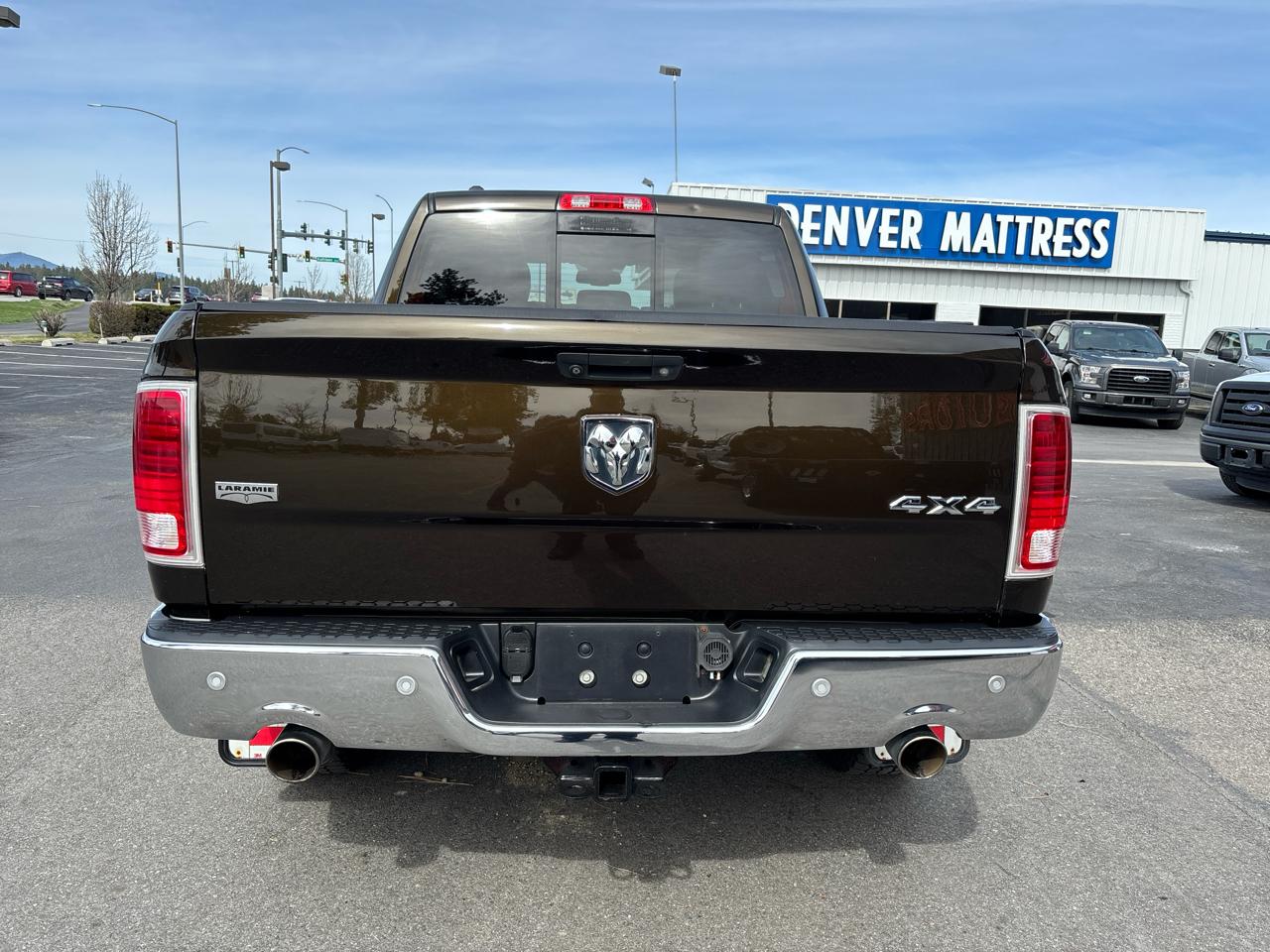RAM 1500 4WD Crew Cab 140.5" Laramie 2014