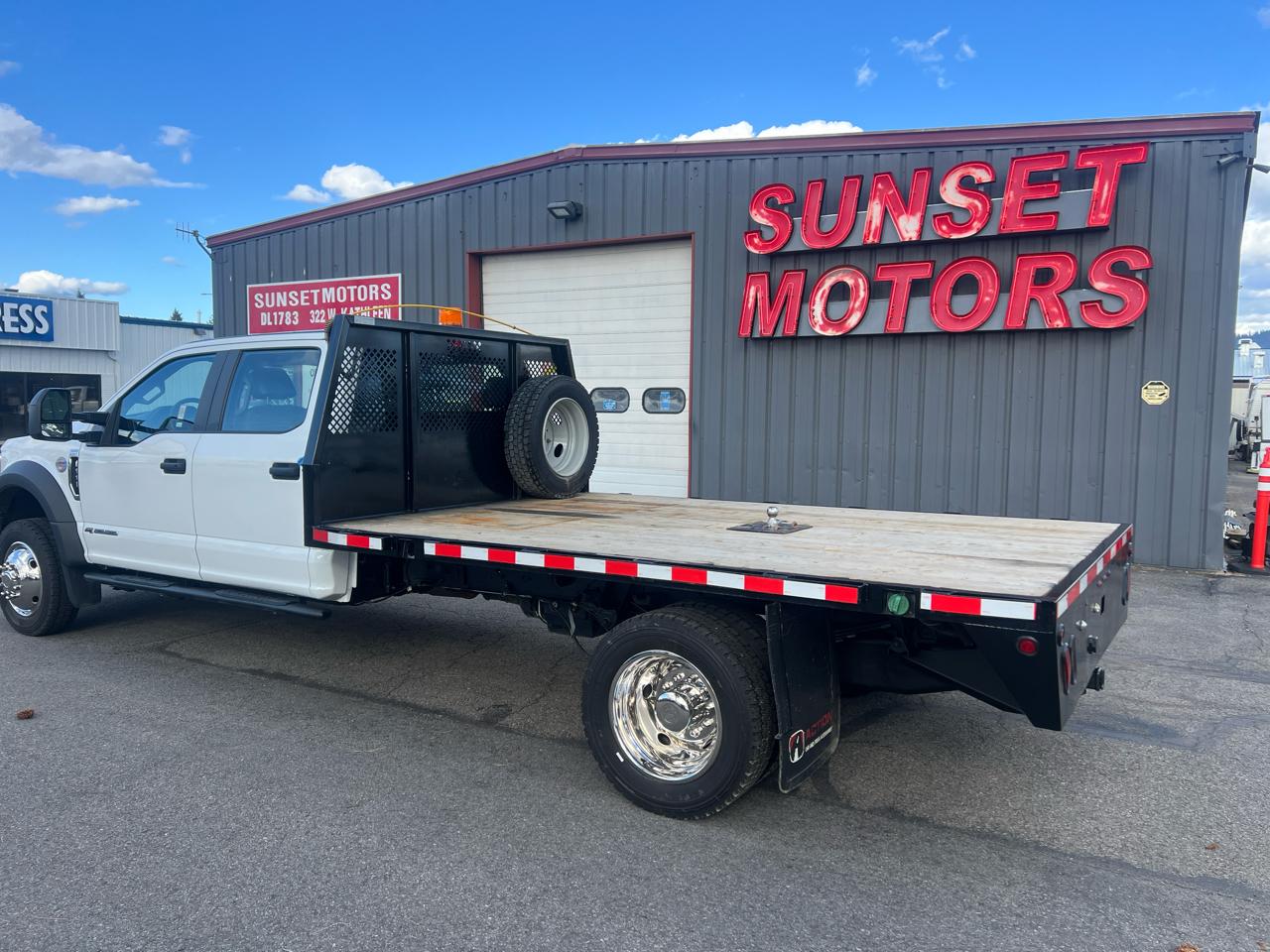 Ford F-550 Super Duty Chassis  2022