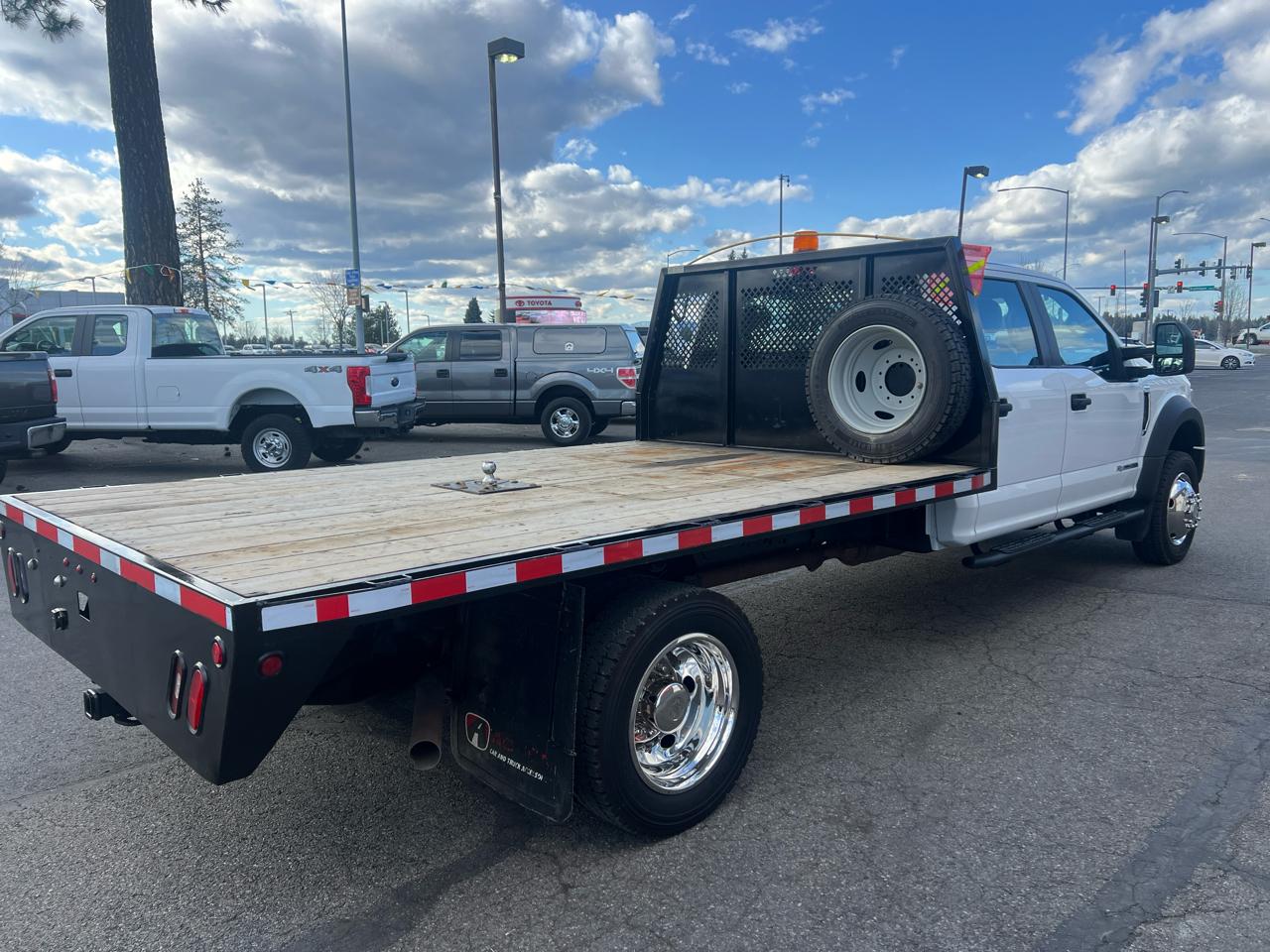 Ford F-550 Super Duty Chassis  2022