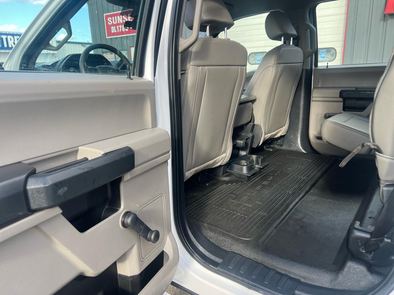 Ford F-550 Super Duty Chassis  2022