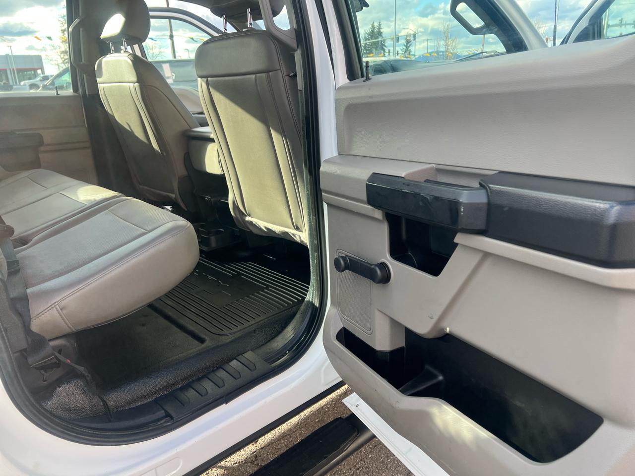 Ford F-550 Super Duty Chassis  2022