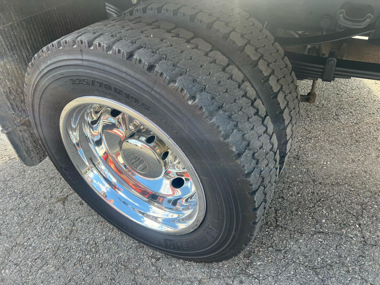 Ford F-550 Super Duty Chassis  2022