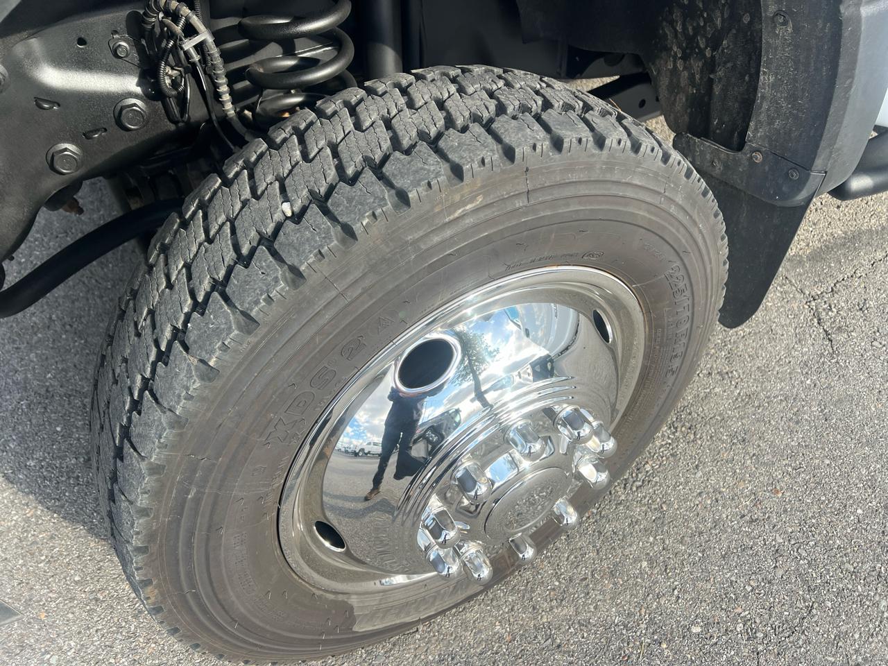 Ford F-550 Super Duty Chassis  2022