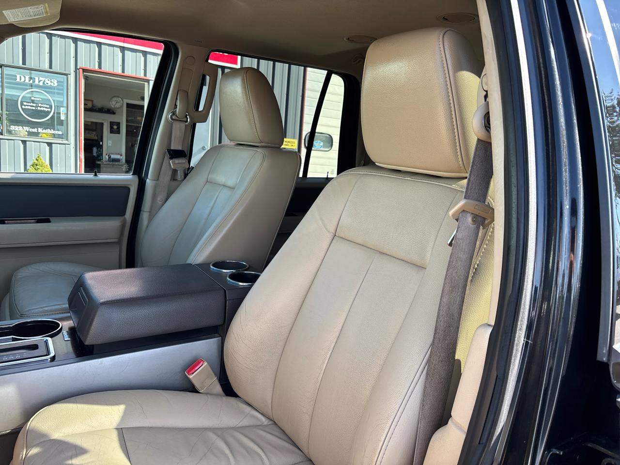 Ford Expedition 4WD 4dr XLT 2013