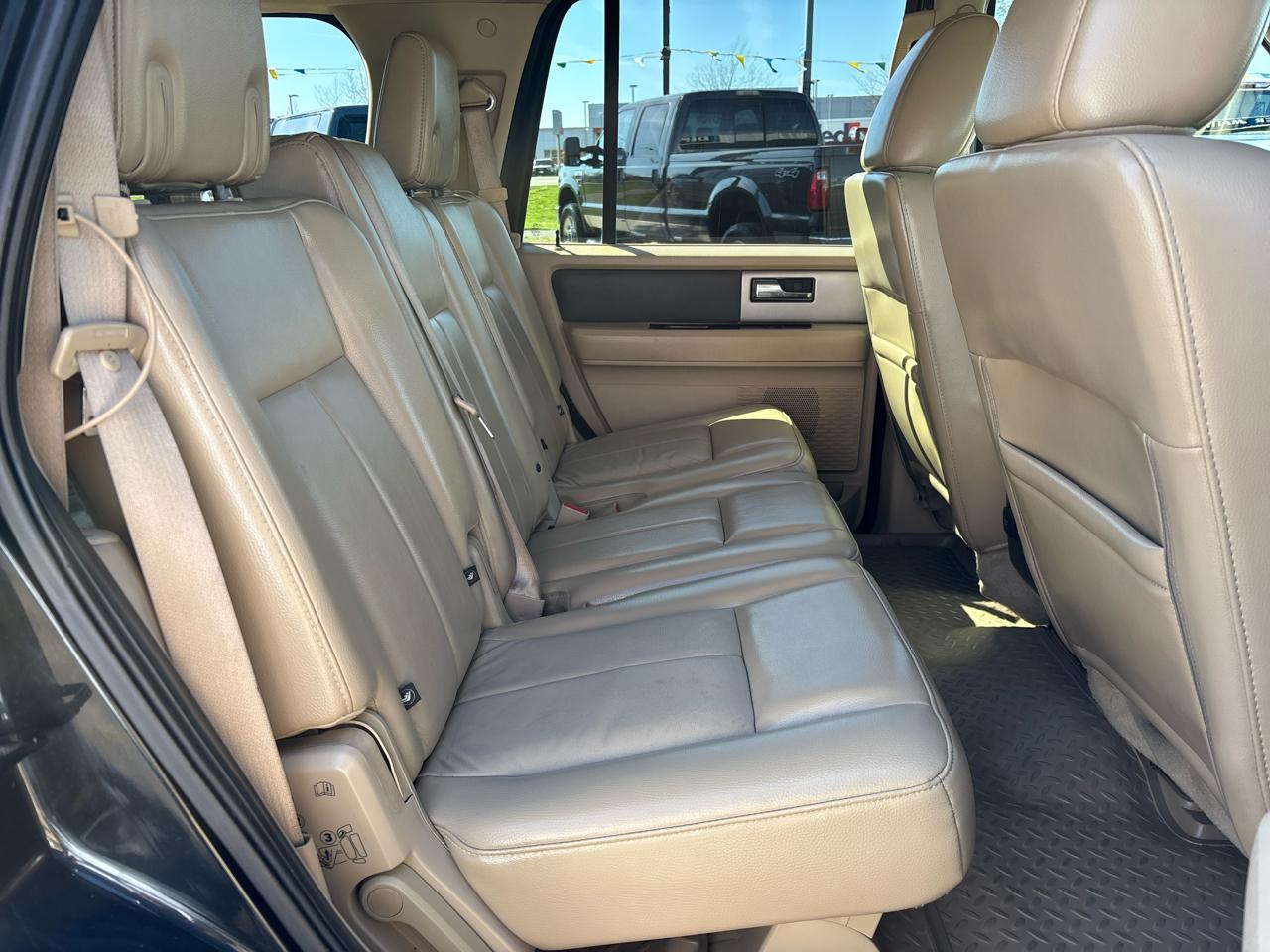 Ford Expedition 4WD 4dr XLT 2013