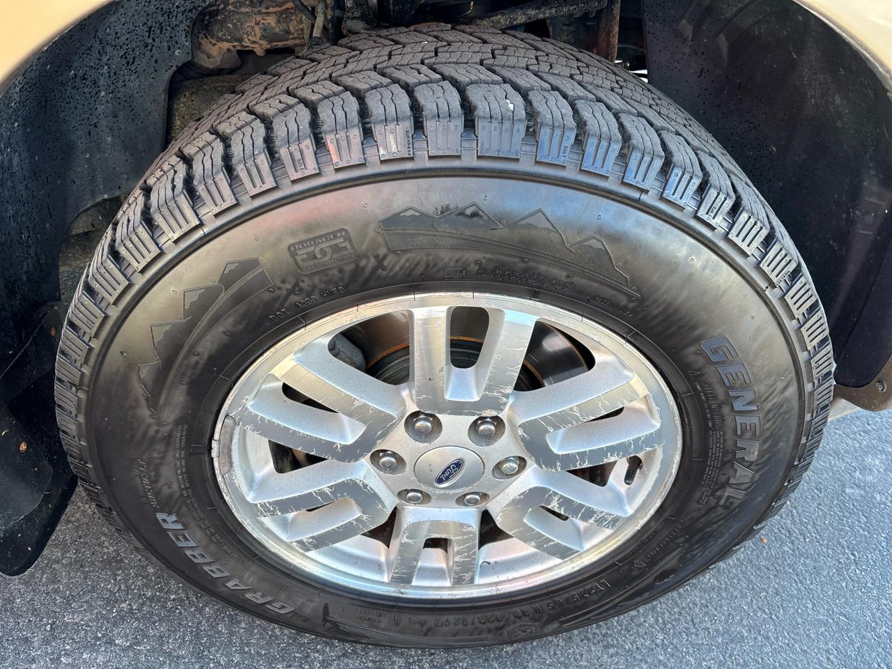 Ford Expedition 4WD 4dr XLT 2013