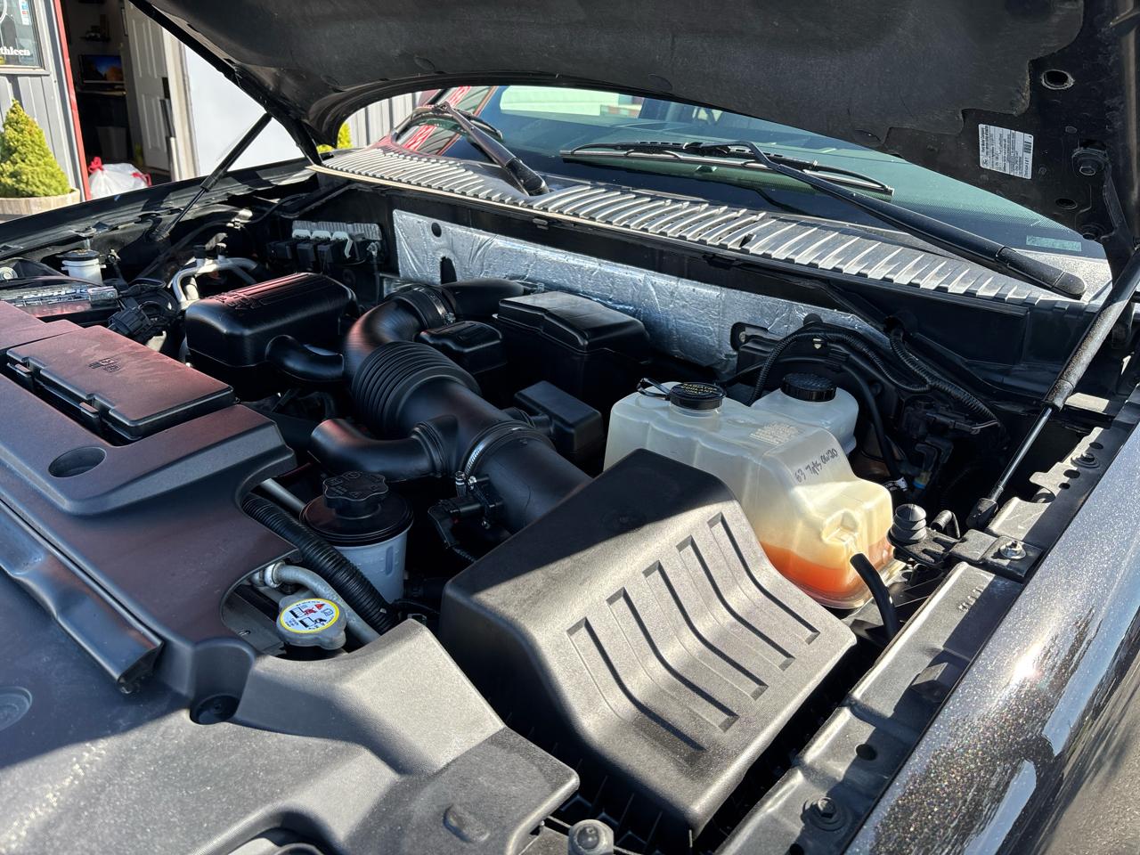 Ford Expedition 4WD 4dr XLT 2013