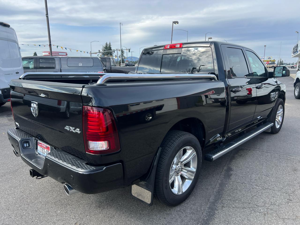 RAM 1500 4WD Crew Cab 149" Sport 2017
