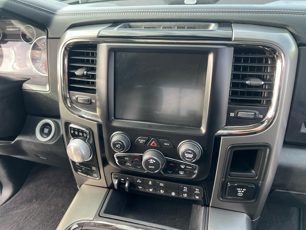 RAM 1500 4WD Crew Cab 149" Sport 2017