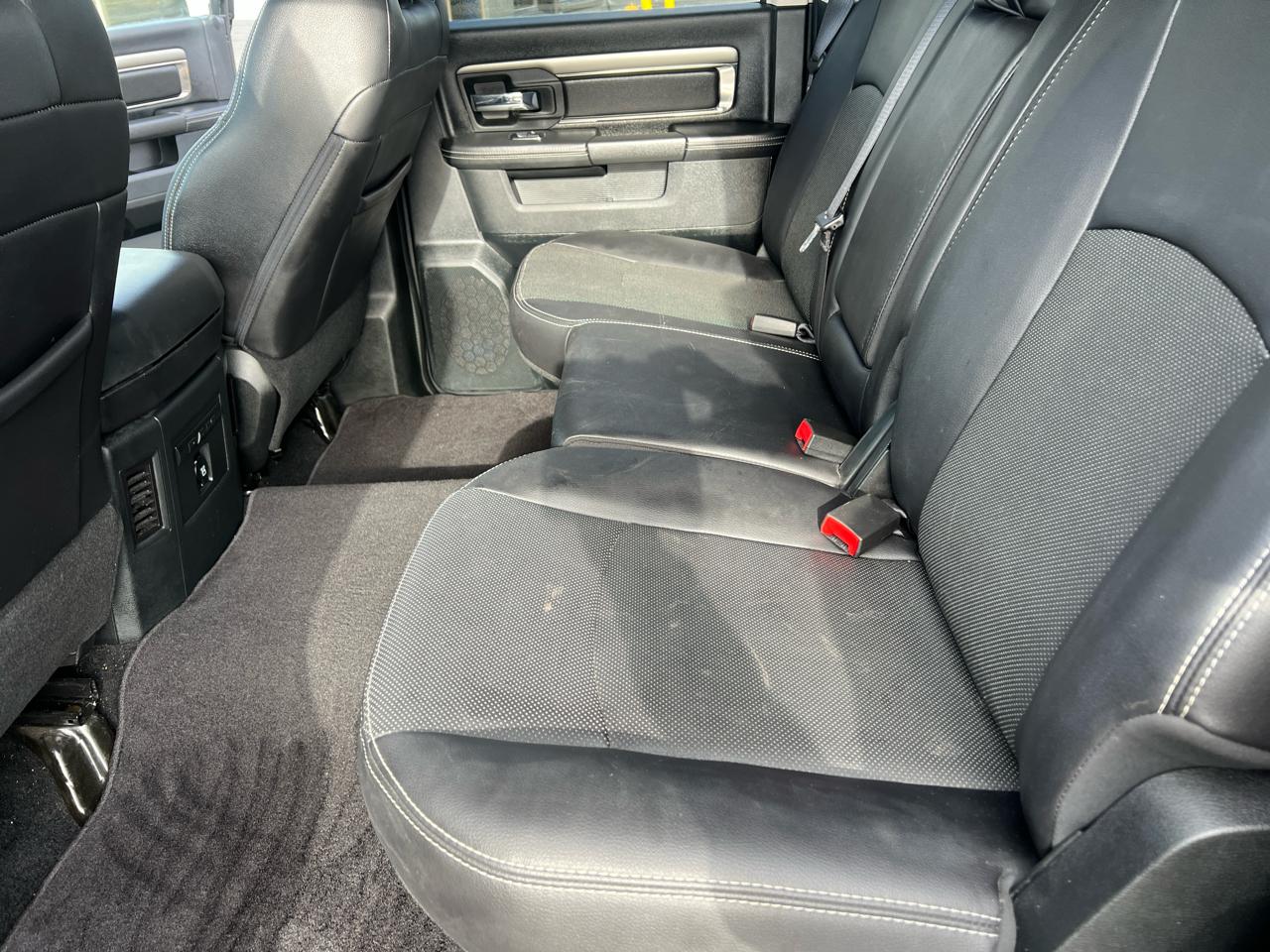 RAM 1500 4WD Crew Cab 149" Sport 2017