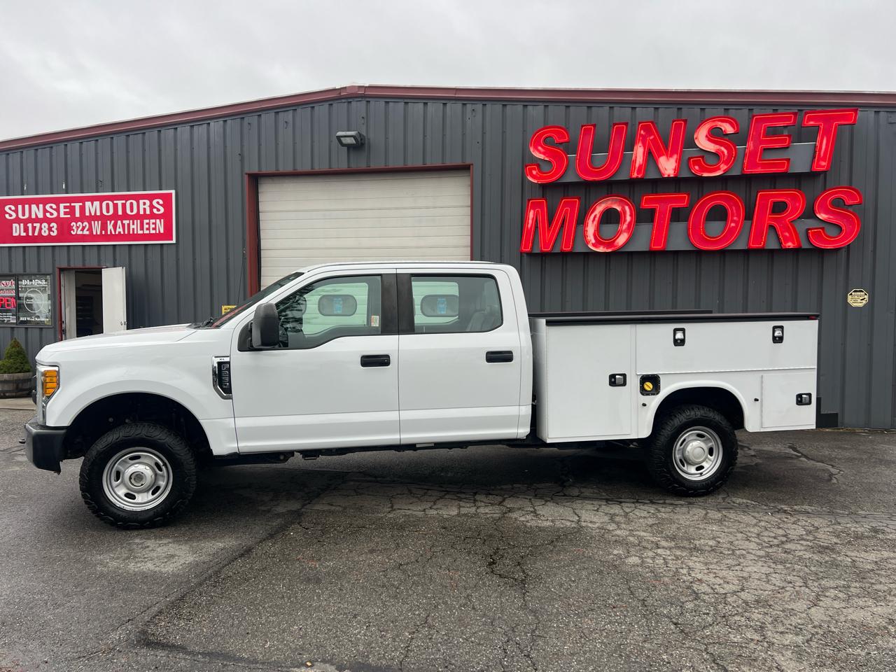 Ford Super Duty F-250 SRW XL 4WD Crew Cab 8' Box 2017
