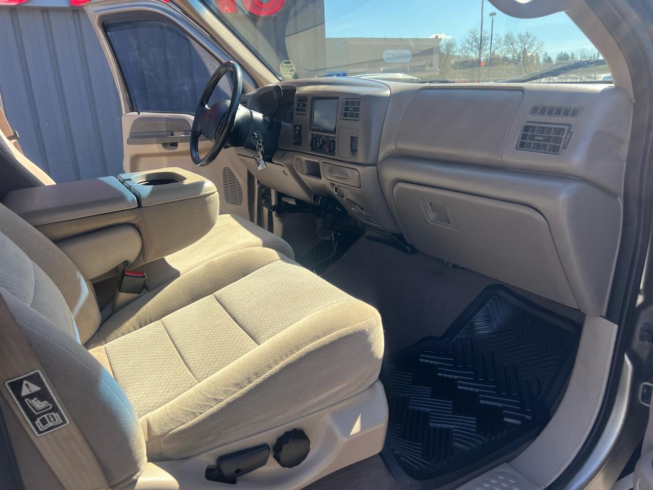 Ford Super Duty F-350 SRW 4WD Crew Cab 156" XLT 2002