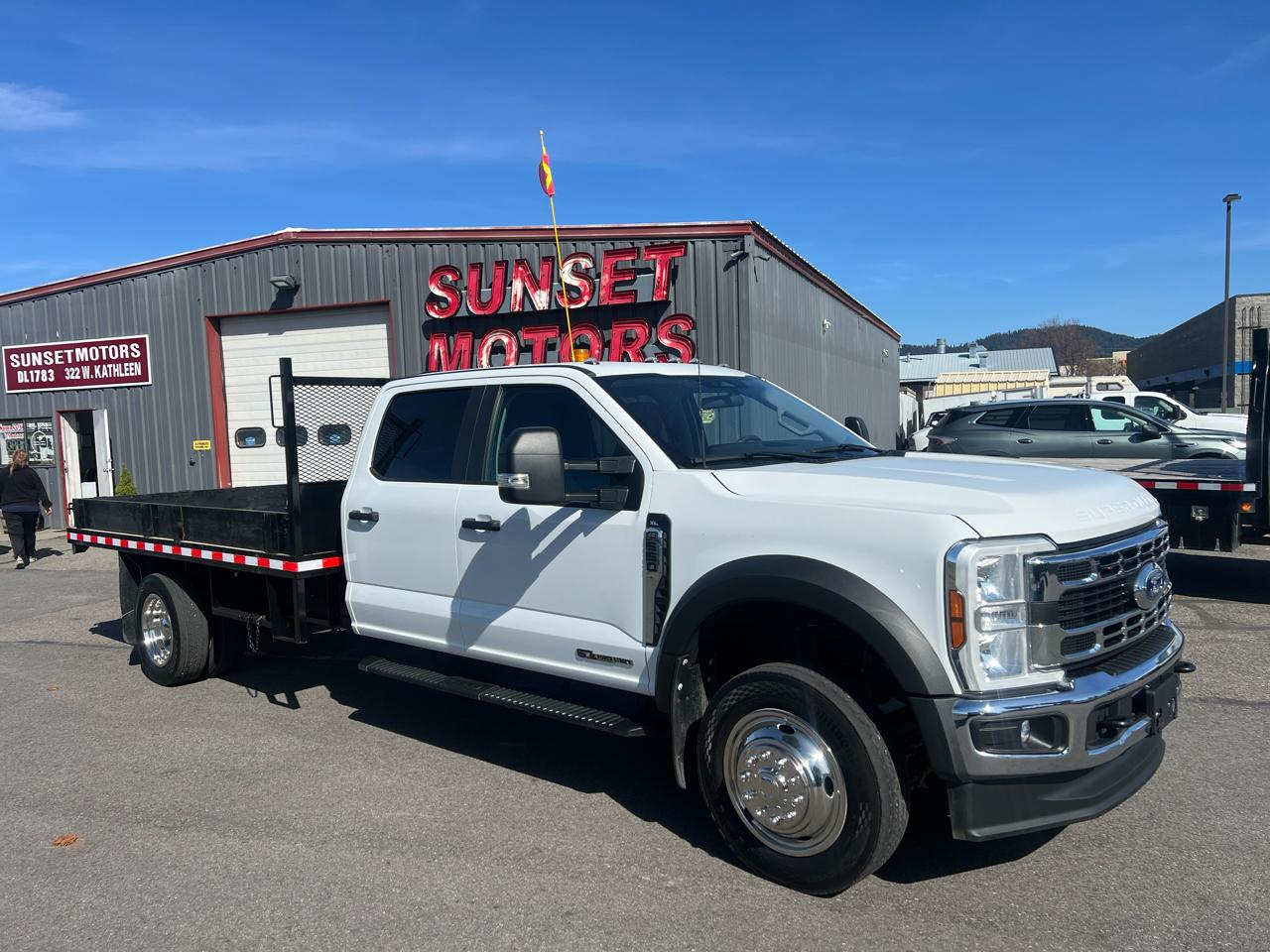 2024 Ford Super Duty F-550 DRW XL 4WD Crew Cab 203" WB 84" CA