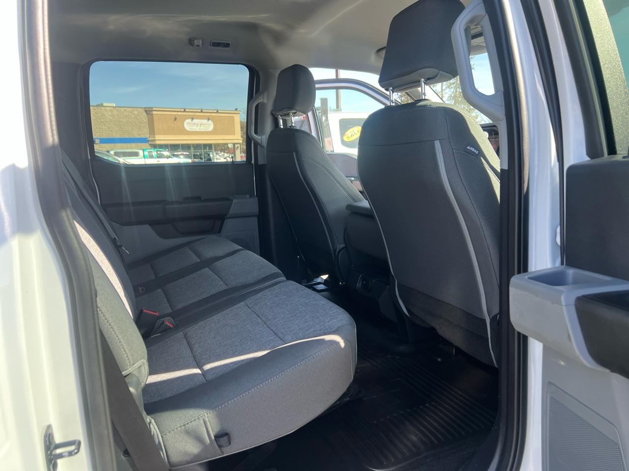 Ford Super Duty F-550 DRW XL 4WD Crew Cab 203" WB 84" CA 2024