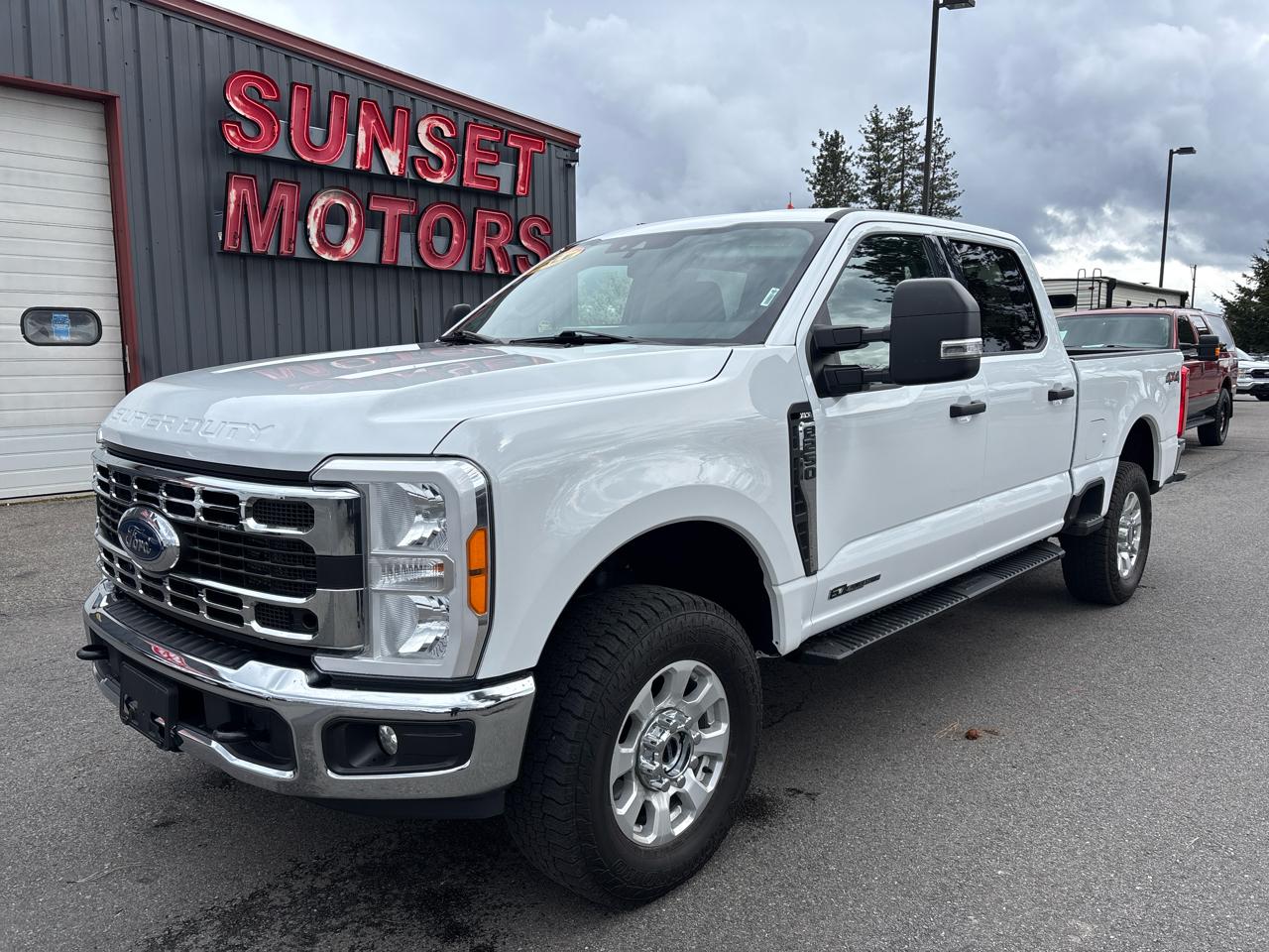 2023 Ford Super Duty F-250 SRW XLT 4WD Crew Cab 6.75' Box