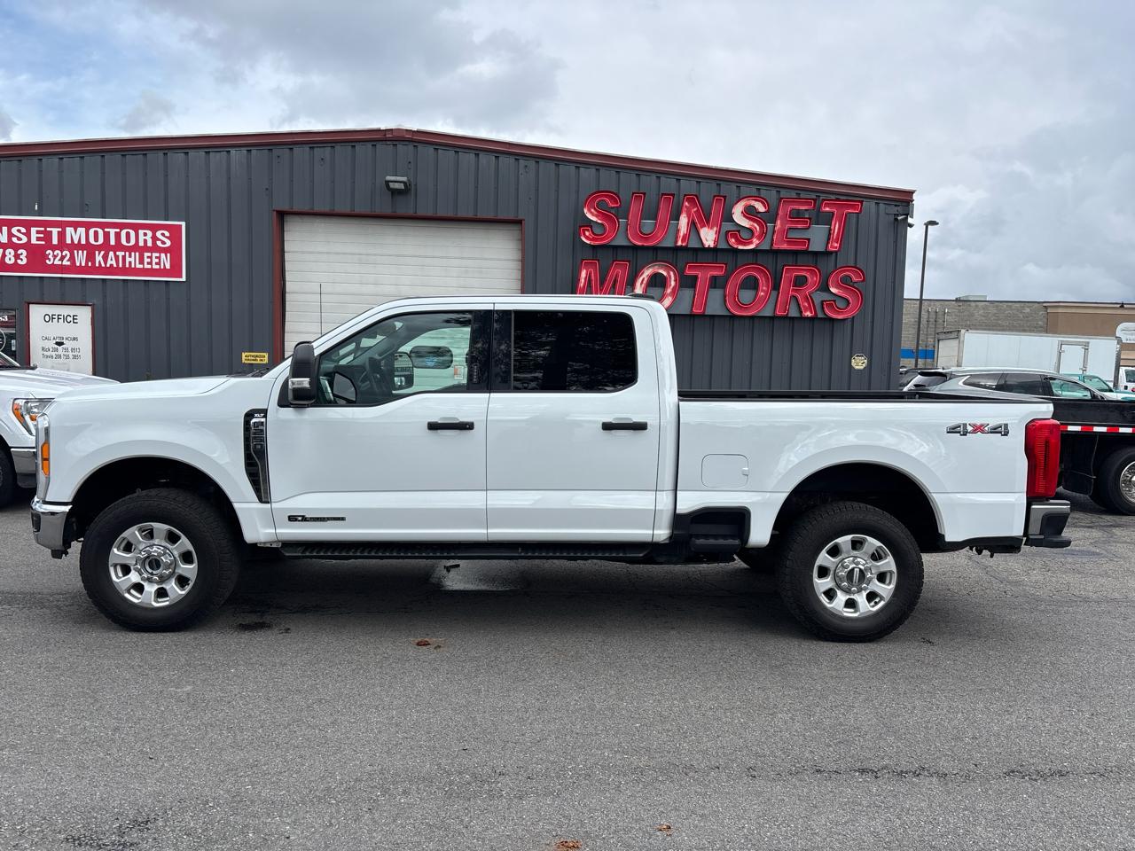 Ford Super Duty F-250 SRW XLT 4WD Crew Cab 6.75' Box 2023